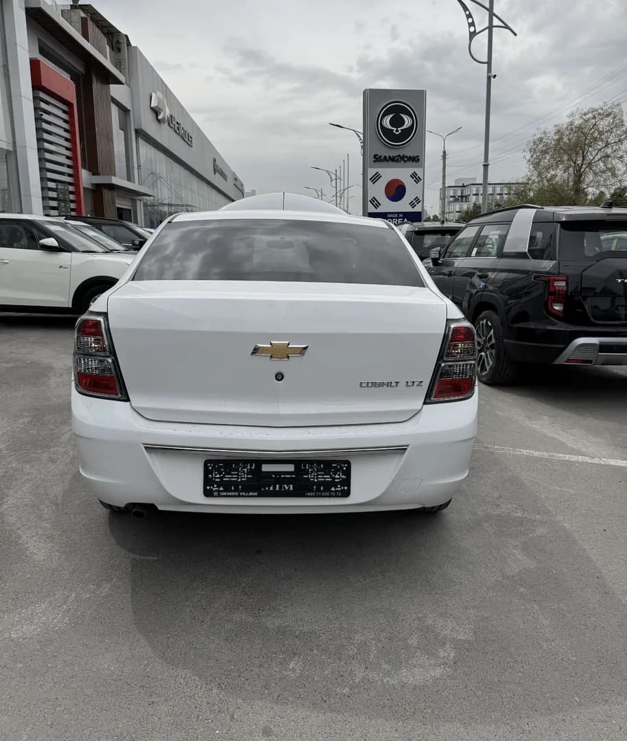 Chevrolet Cobalt - 2